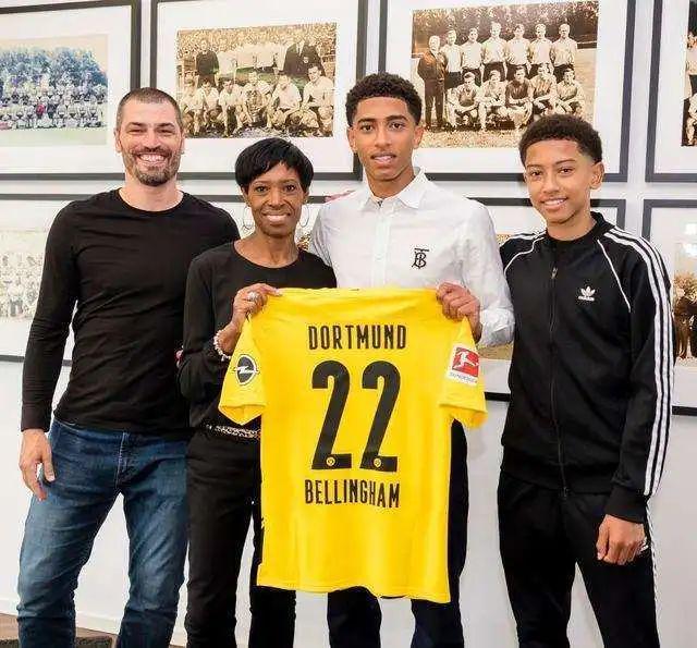 何帮助湖人 何帮助湖人