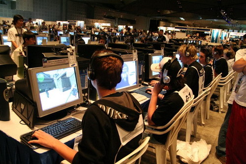 端展现出了 端展现出了